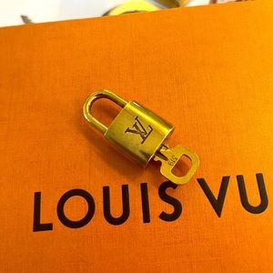 Authentic Louis Vuitton Lock & Key 🔐 #319